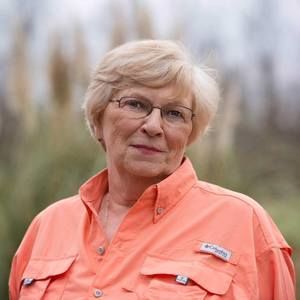 Meet your Posher, Mona